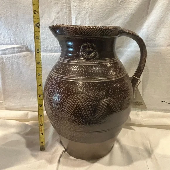 Vintage 2002 Rowe Pottery**Limited Edition**Albany
Slip** Pitcher with TAG - Picture 5 of 6